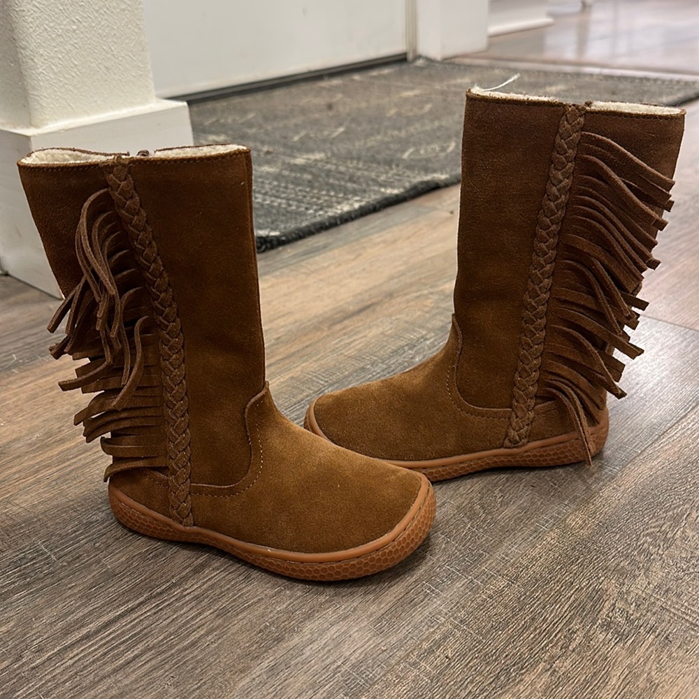 Livie & Luca size 8 boots.